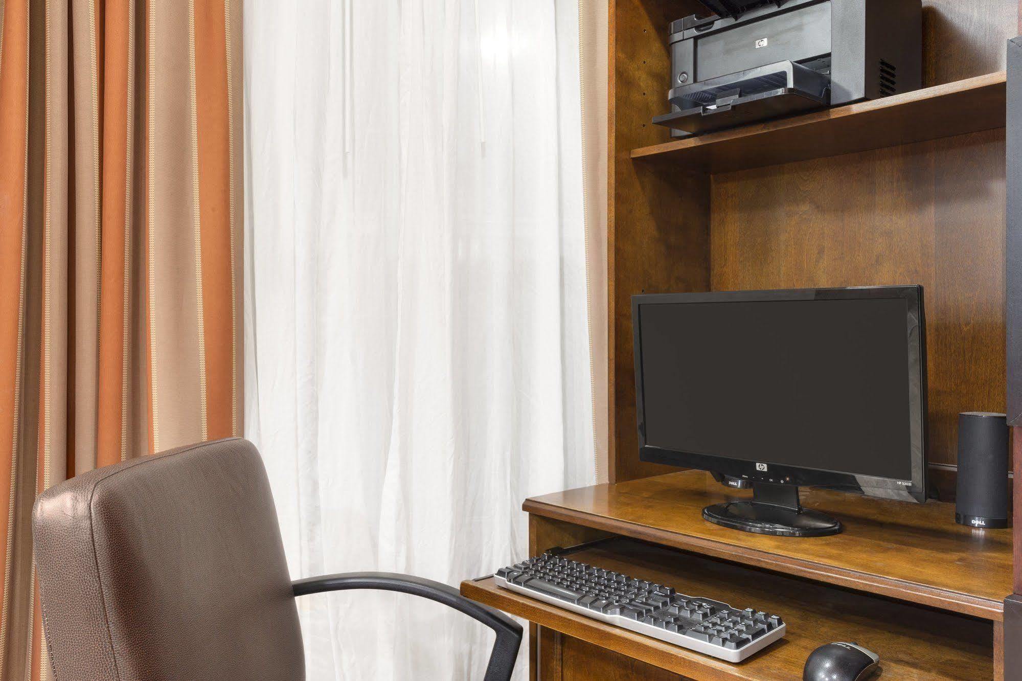 Country Inn & Suites By Radisson, Lubbock, Tx Exteriör bild